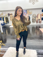 Load image into Gallery viewer, Black Fringe Bottom Skinny Jean
